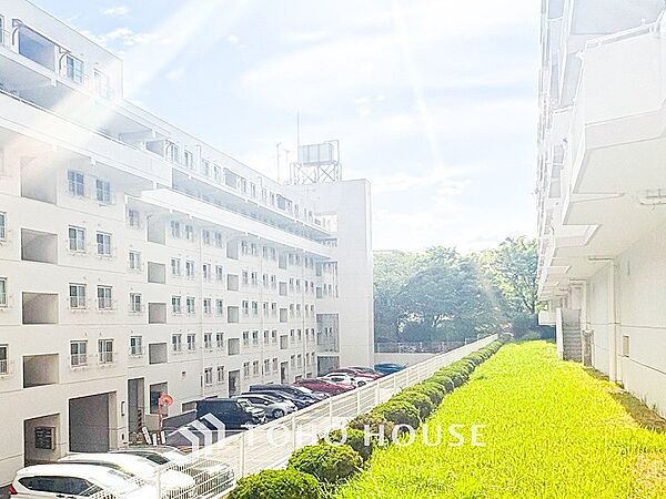 表現された空間は豊かな光と風を纏い、暮らしの時間を豊かにしてくれます。