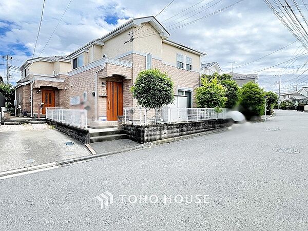 閑静な住宅街の一角、ひと時のくつろぎが生まれ、ゆっくりと愛着が育まれていきます。