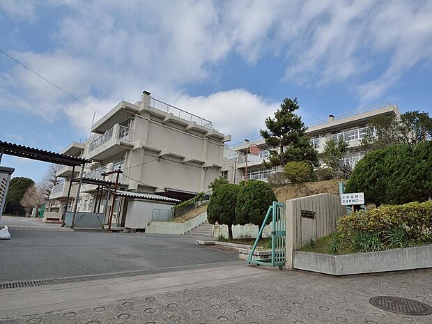 横浜市立岡津中学校