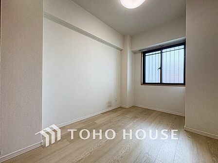 一日の疲れをいやしてくれる主寝室。自分時間を快適に過ごすプライベートルーム。
