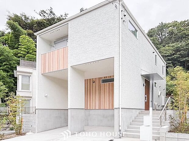 閑静な住宅街の一角、ひと時のくつろぎが生まれ、ゆっくりと愛着が育まれていきます。