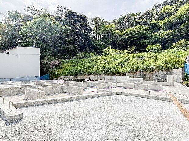忙しく過ぎゆく日常を置き去るほど、ゆったりした時間が流れる住環境。