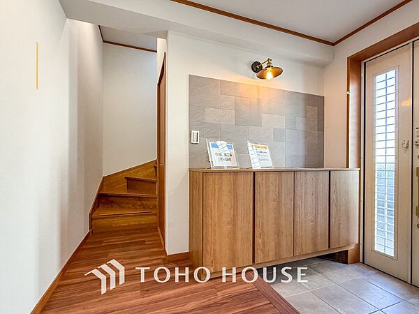 居住者の帰り、訪れる方を優しく迎えてくれる玄関です。