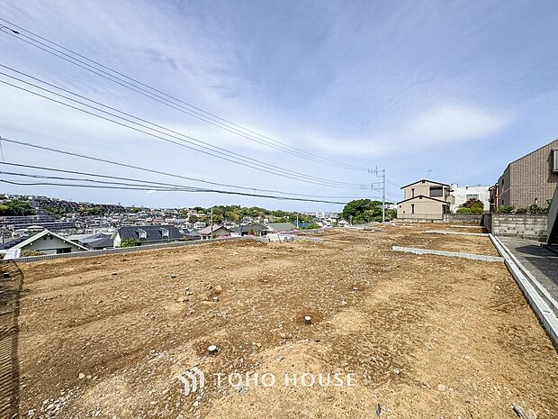 閑静な住宅街の陽当りに恵まれた土地で寛ぎに満ちた生活を。