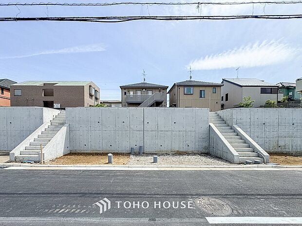 閑静な住宅街の一角、ひと時のくつろぎが生まれ、ゆっくりと愛着が育まれていきます。