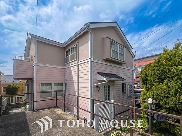 閑静な住宅地で小さなお子様がいるご家族にも安心な住環境が魅力です。