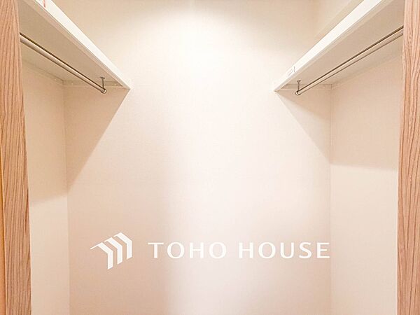 衣類だけでなく大きな荷物も収納でき、お部屋がすっきりします。