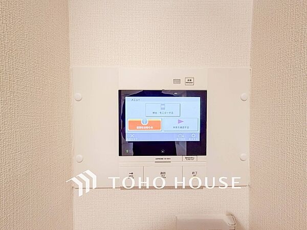 誰が来てもわかる様にモニター付きインターホンを設置。