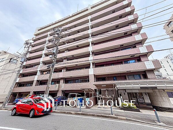 前面道路含む現地写真『快適』は「家」と「街」と「環境」が調和した時に訪れるだと改めて感じさせてくれます。