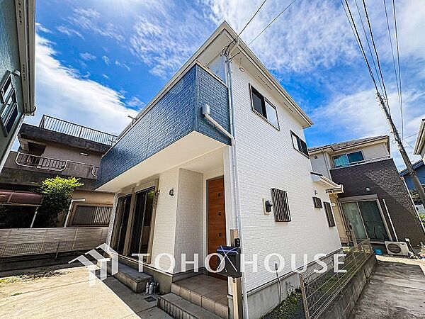 閑静な住宅街の一角、ひと時のくつろぎが生まれ、ゆっくりと愛着が育まれていきます。