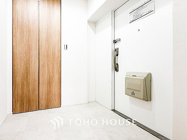居住者の帰り、訪れる方を優しく迎えてくれる玄関です。