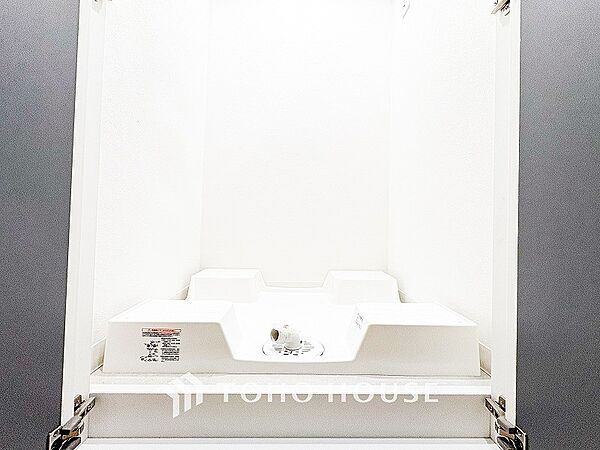 洗濯機を配置しても十分なスペースを確保しております。