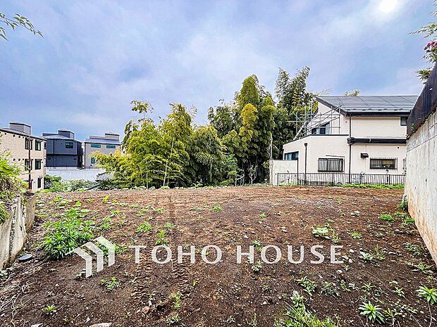 閑静な住宅地で小さなお子様がいるご家族にも安心な住環境が魅力です。