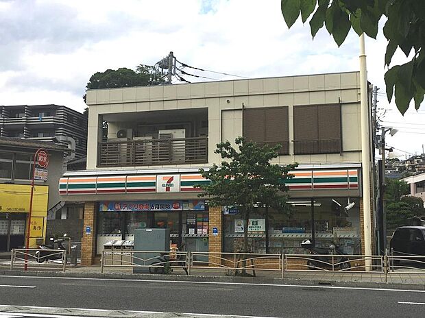 24時間営業ですので急なお買い物に便利ですね。