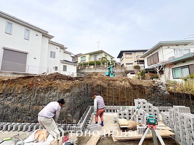 現地外観写真『快適』は「家」と「街」と「環境」が調和した時に訪れるだと改めて感じさせてくれます。