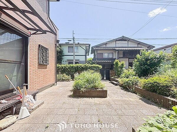 毎日の暮らしの中に癒しを与えてくれるお庭スペース。