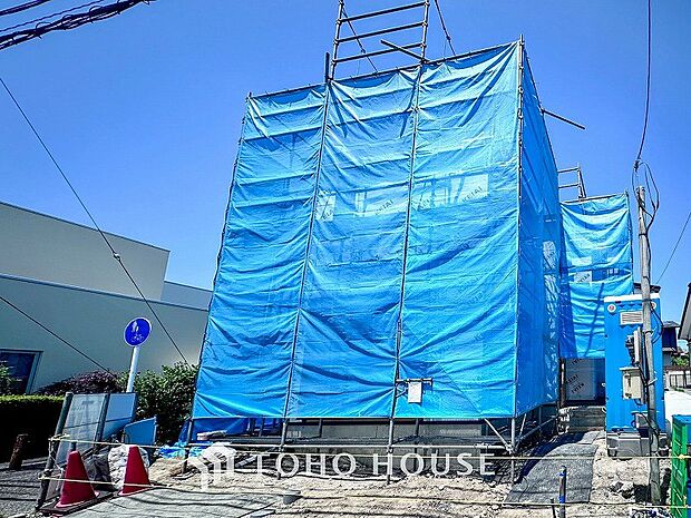 閑静な住宅街の一角、ひと時のくつろぎが生まれ、ゆっくりと愛着が育まれていきます。