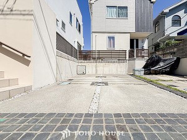 カースペースもゆとりある空間を保っています。