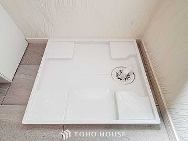 洗濯機を配置しても十分なスペースを確保しております。