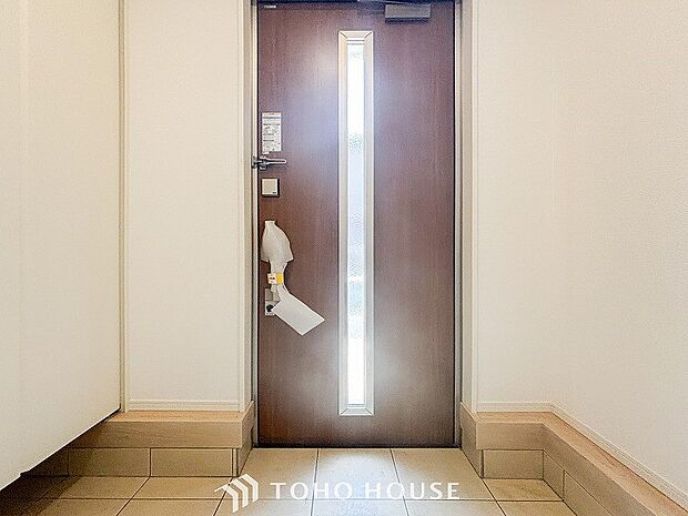 居住者の帰り、訪れる方を優しく迎えてくれる玄関です。
