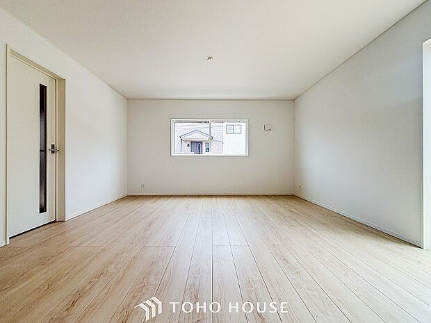 落ち着いた雰囲気に包まれた伸びやかな空間で、ゆったりと家族団らんの時間を過ごせます。