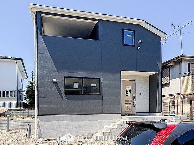 風を感じ青い空から太陽の恵みを感じる温もり溢れる佇まい。