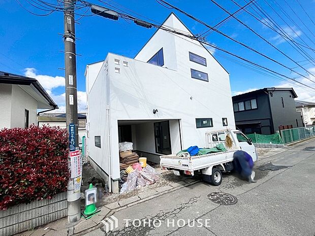 閑静な住宅街の一角、ひと時のくつろぎが生まれ、ゆっくりと愛着が育まれていきます。