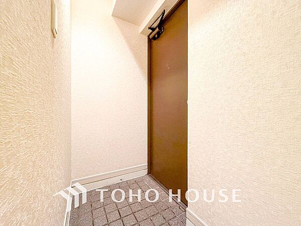 居住者の帰り、訪れる方を優しく迎えてくれる玄関です。