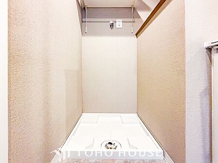 洗濯機を配置しても十分なスペースを確保しております。