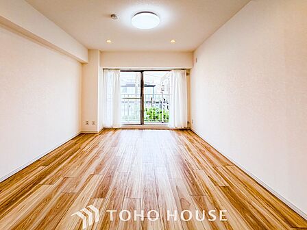 落ち着いた雰囲気に包まれた伸びやかな空間で、ゆったりと家族団らんの時間を過ごせます。