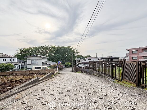 忙しく過ぎゆく日常を置き去るほど、ゆったりした時間が流れる住環境。