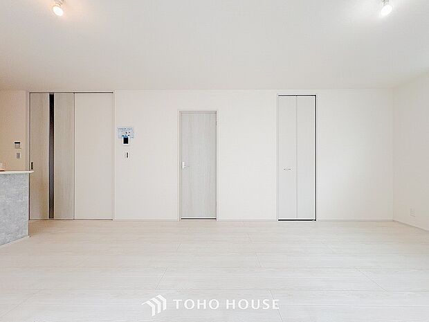 ここにはみんなが集い、食事と楽しい会話が始まるスペース。