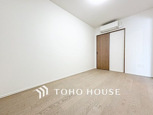 一日の疲れをいやしてくれる主寝室。自分時間を快適に過ごすプライベートルーム。