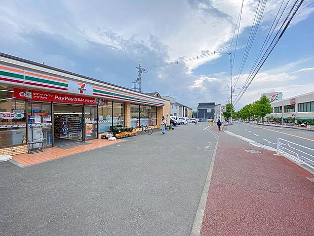 24時間営業ですので、急な買い物に便利です。