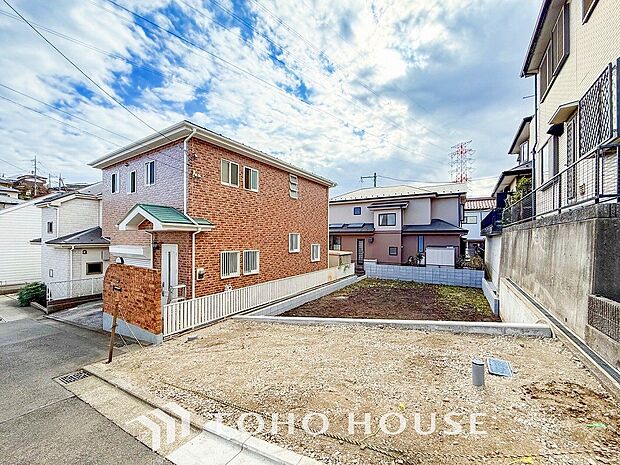 閑静な住宅街の陽当りに恵まれた土地で寛ぎに満ちた生活を。