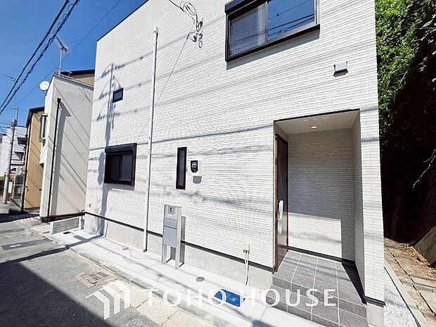 閑静な住宅街の一角、ひと時のくつろぎが生まれ、ゆっくりと愛着が育まれていきます。