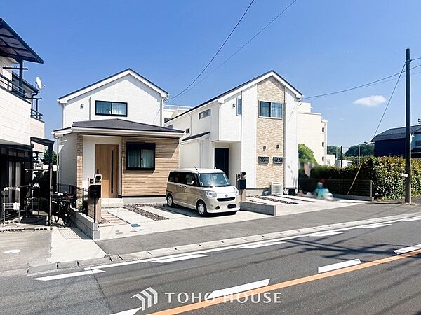 住む人を映し出す洗練された佇まいは、いつまでも輝き続けながらいつしか街の風景に溶け込んでいきます。
