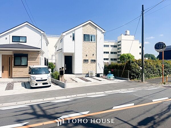 現地外観写真『快適』は「家」と「街」と「環境」が調和した時に訪れるだと改めて感じさせてくれます。