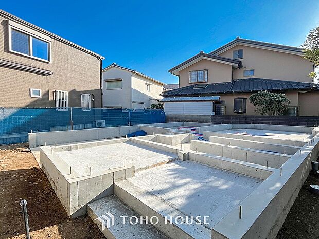 閑静な住宅街の一角、ひと時のくつろぎが生まれ、ゆっくりと愛着が育まれていきます。