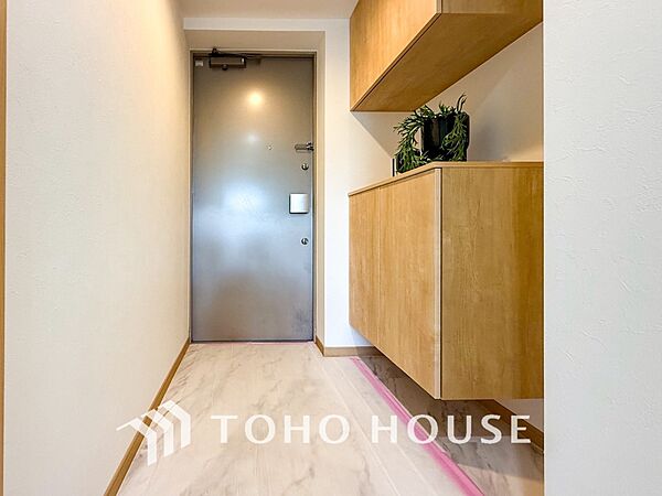 居住者の帰り、訪れる方を優しく迎えてくれる玄関です。