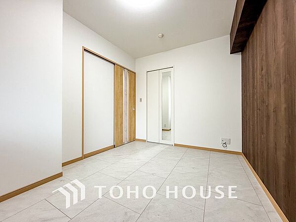 収納スペースもあり、生活しやすい居住スペースです。