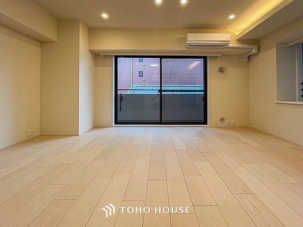 落ち着いた雰囲気に包まれた伸びやかな空間で、ゆったりと家族団らんの時間を過ごせます。