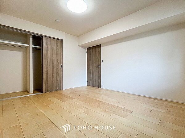 1日の疲れを癒し、心地よく寛げるようゆったりとした広さを確保しています。
