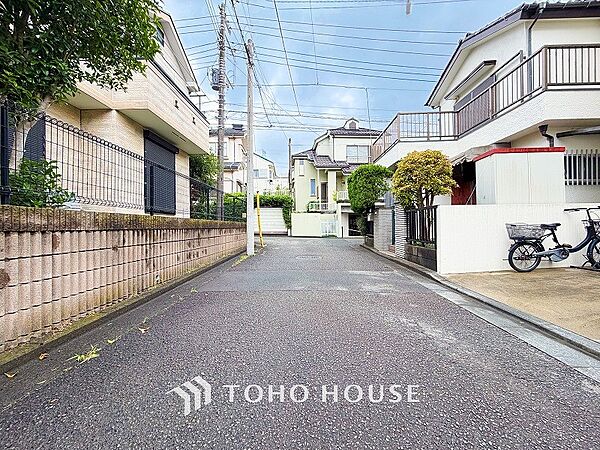 風を感じ青い空から太陽の恵みを感じる温もり溢れる佇まい。