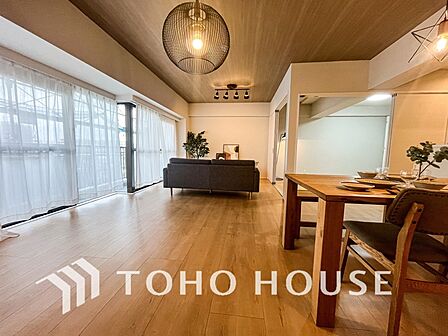 太陽の恵みを受けた明るい住まい。吹きぬける風を感じながら爽やかで風通しの良い暮らし。