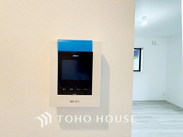 誰が来てもわかる様にモニター付きインターホンを設置。