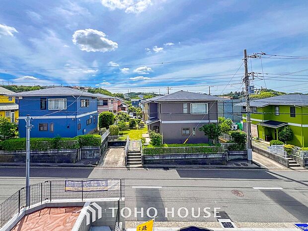 開放的で気持ちの良い眺望と青い空を満喫できます。