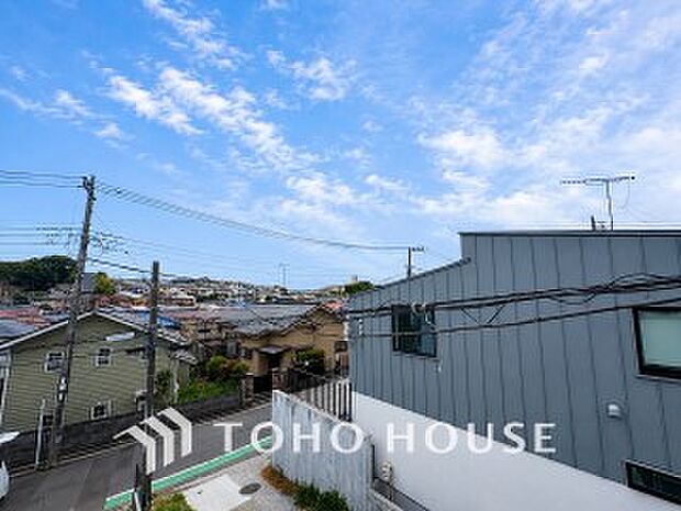 開放的で気持ちの良い眺望と青い空を満喫できます。