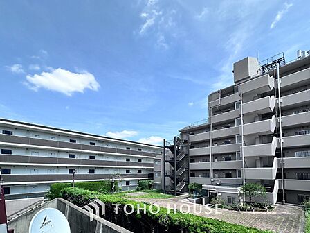 開放的で気持ちの良い眺望と青い空を満喫できます。