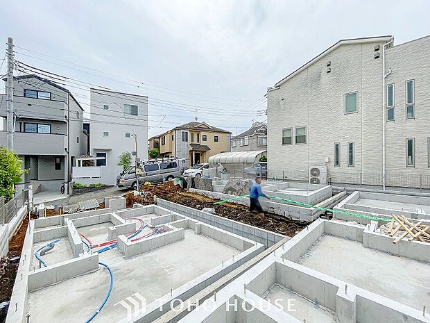 閑静な住宅街の一角、ひと時のくつろぎが生まれ、ゆっくりと愛着が育まれていきます。